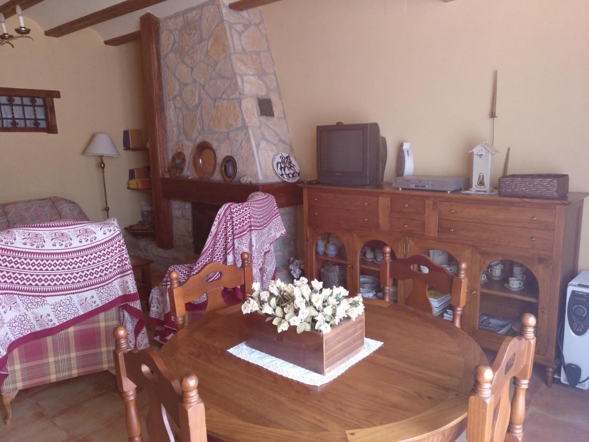 Casa Rural Amador Villarroya de los Pinares 外观 照片